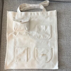 Chanel Beaute | White Pocket Tote GWP